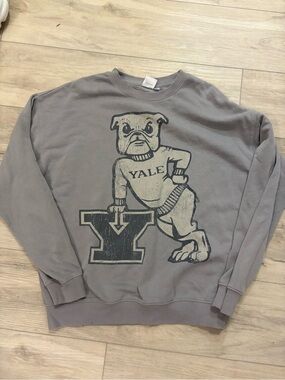 Yale University Gray Crewneck Sweatshirt Sz medium